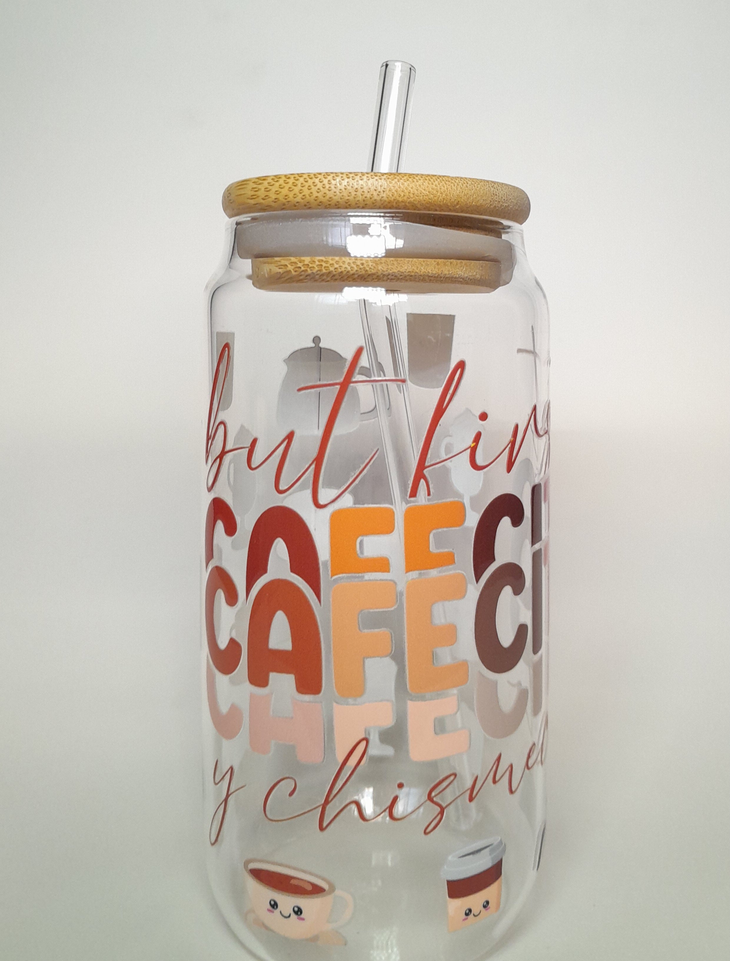 Cafecito Y Chisme Glass Cup